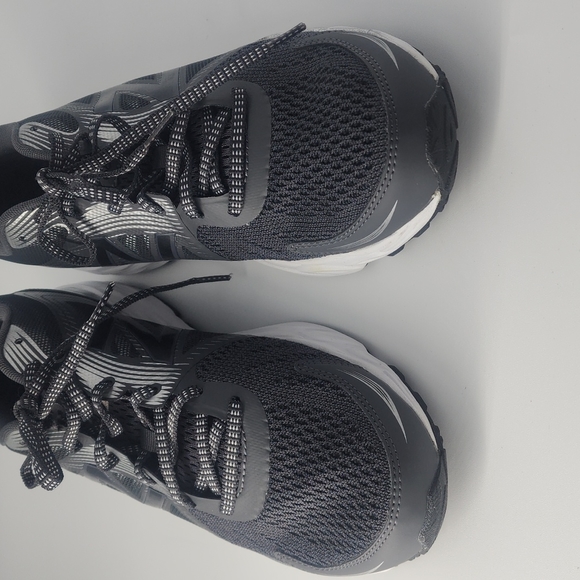 New Balance Shoes - Picture 7 of 8